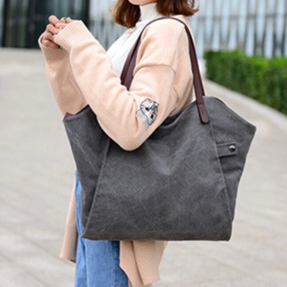 Chic Gray Canvas Tote With Leather Handles 5 ⭐️’s - Picture 6 of 8